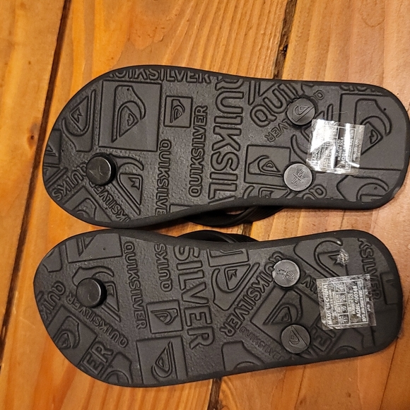 NWOT‎ Quicksilver sandals - Picture 3 of 3